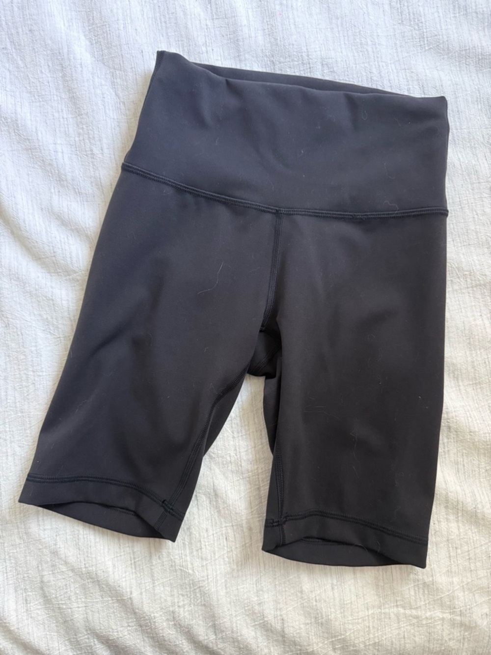 Lululemon size 4 black bike shorts